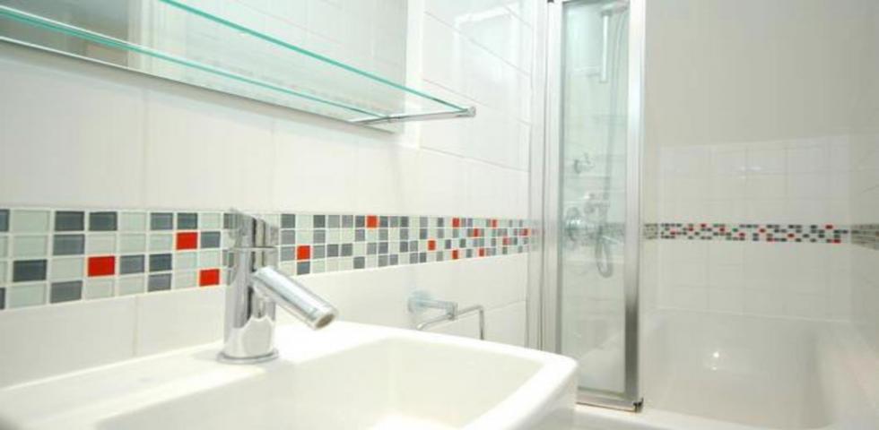 			2 Bedroom, 1 bath, 1 reception Flat			 Charteris Road, QUEENS PARK/KILBURN